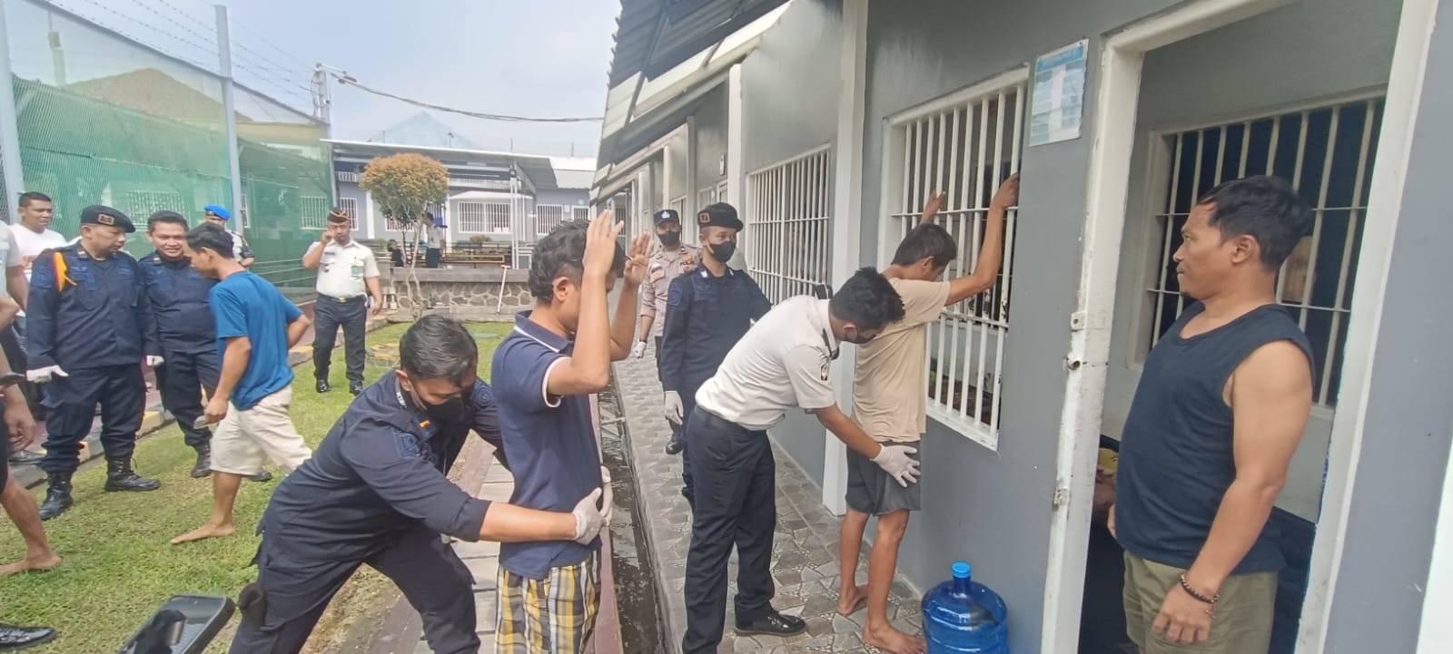 Deklarasi Bersih Narkoba dan HP Ilegal, Rutan Bandarlampung Gelar Razia dan Tes Urine Pegawai