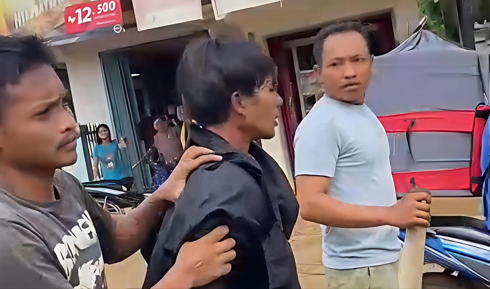 Pelaku Curanmor di Lampung Timur Jatuh dari Motor, Warga Beri Salam Olahraga