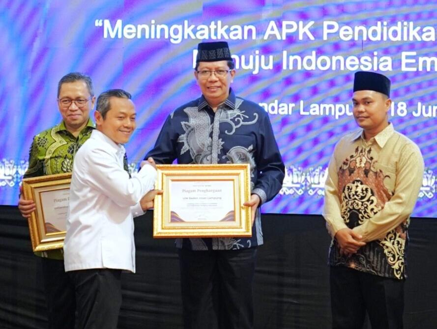 Rektor UIN RIL Raih Penghargaan The Leading Green Campus LPEF II 2026