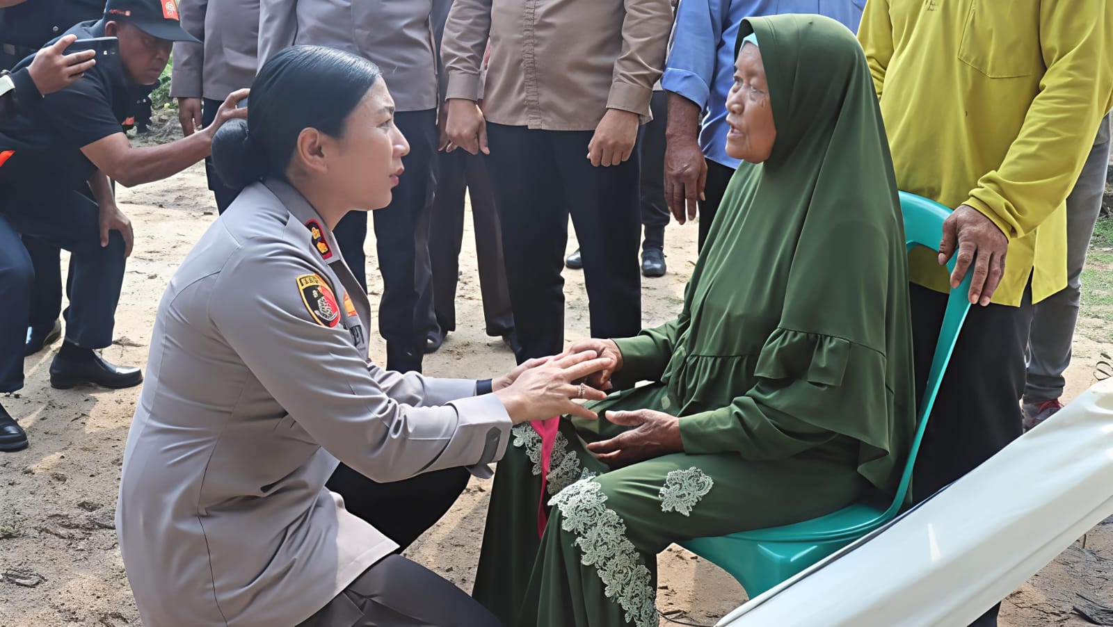 Polres Lamtim Bedah Rumah Mbah Poniran, Kini Tak Bocor Lagi saat Hujan