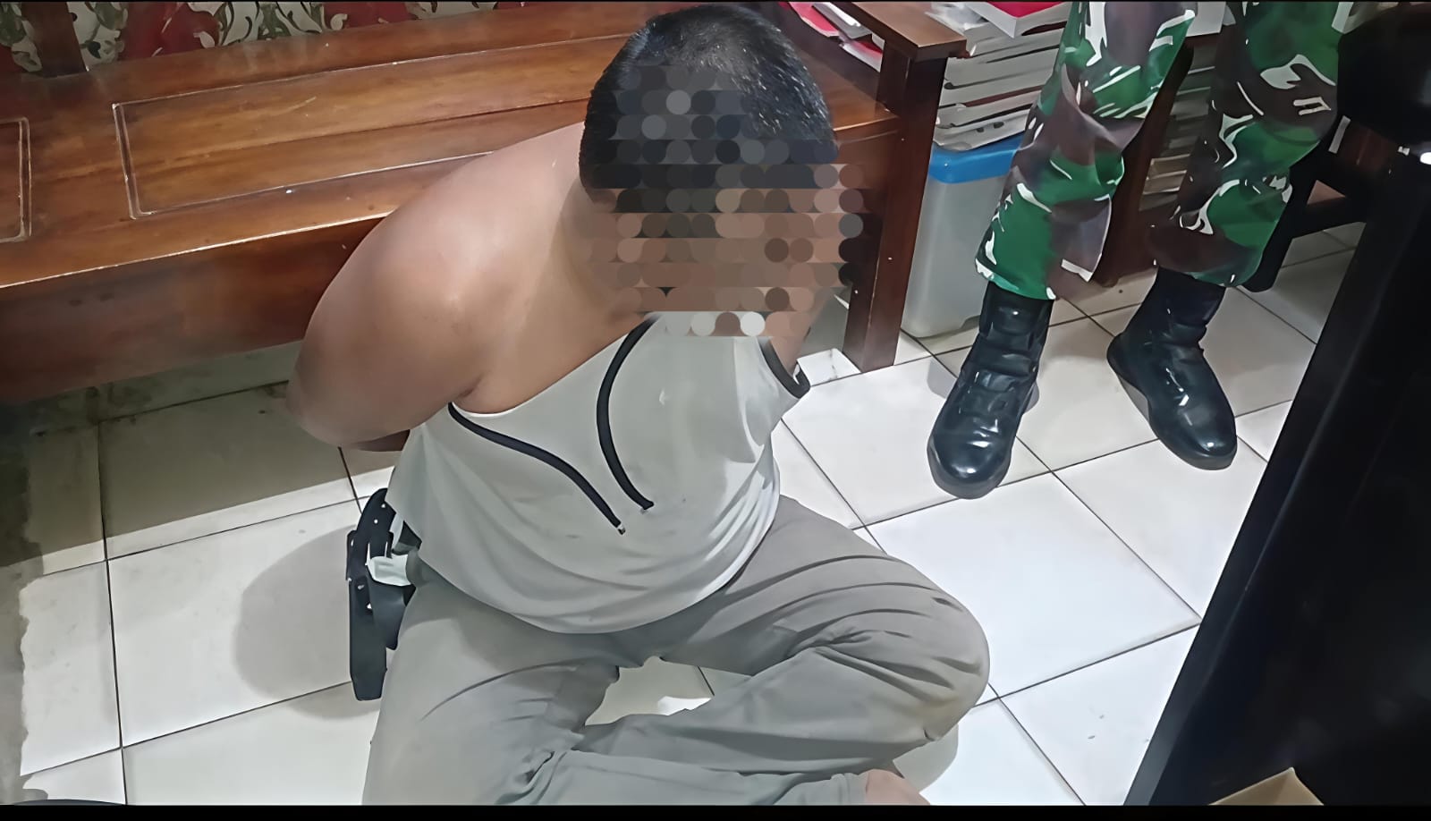 Gagal Curi Motor di Parkiran Masjid Sribhawono, 1 Pelaku Dapat Salam Olahraga dari Warga