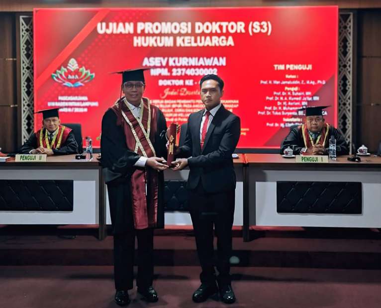 Perdana di Polres Lamsel, Perwira Muda Raih Gelar Doktor