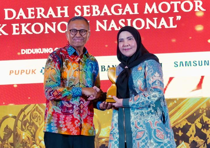 Diakui Nasional, Eva Dwiana Raih Disway Top Regional Leader Awards 2026 Kategori Penggerak UMKM