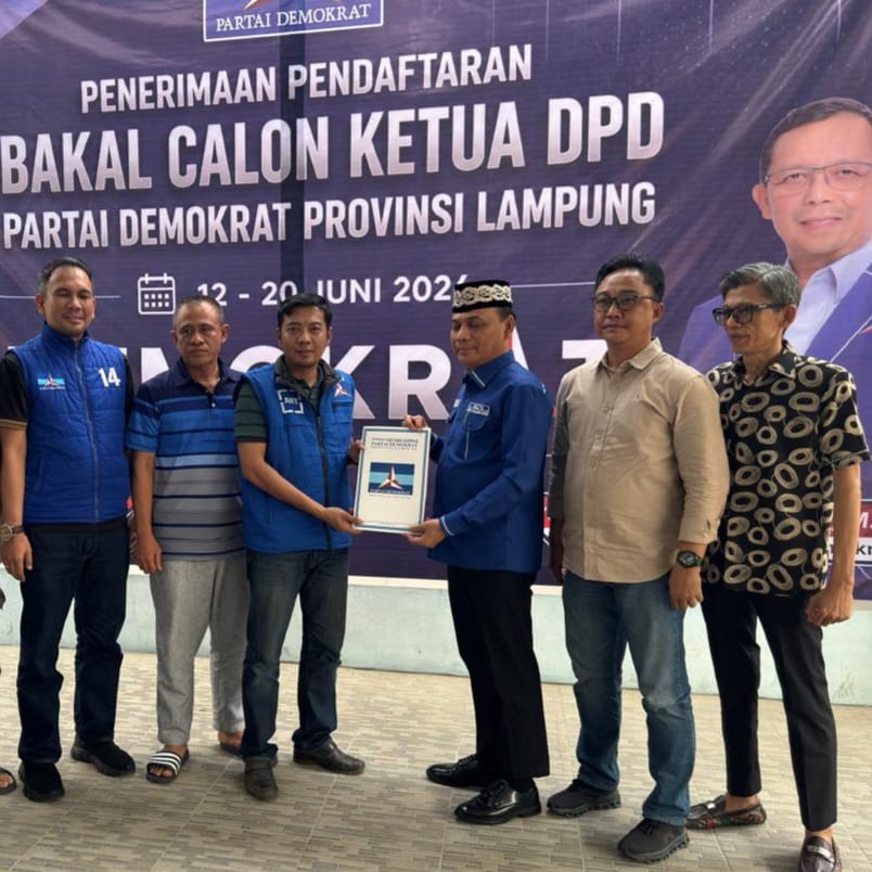 Kader Senior dan Wali Kota Metro, Bambang Iman Santoso Kembalikan Berkas Pendaftaran Calon Ketua Demokrat Lampung
