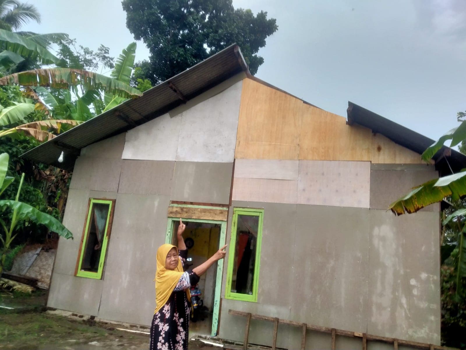 Angin Kencang Rusak Rumah Lansia di Pagelaran