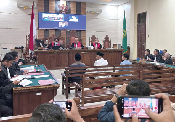 Hakim Soroti Ketidakhadiran Arinal Djunaidi di Sidang Korupsi PI PT LEB