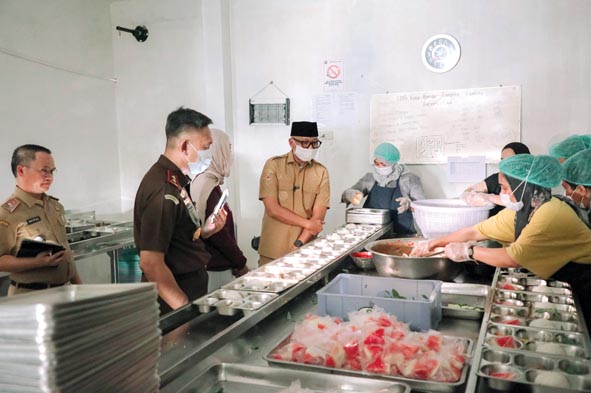 Gubernur Lampung Evaluasi Program MBG, Siapkan Surat Edaran untuk Perkuat Pengawasan