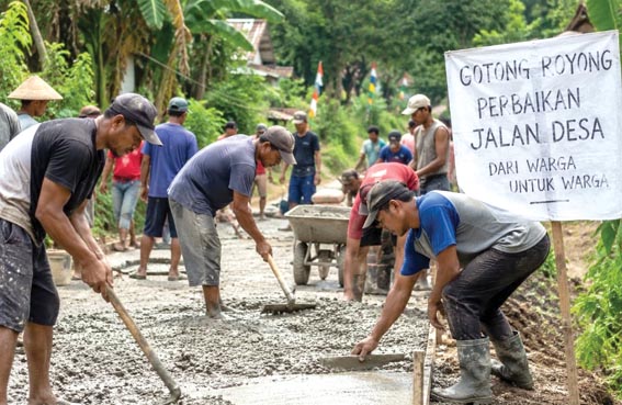 Mirza Cari Skema agar Pemprov Lampung Bisa Bantu Perbaikan Jalan Desa