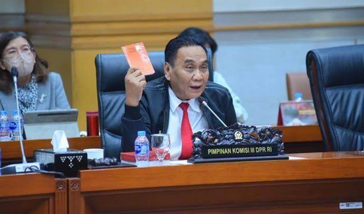 Bambang Pacul Kritik Prabowo Utus Ahmad Muzani ke Pemakaman Ayatollah Ali Khamenei