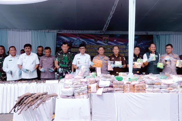 Polda Lampung Musnahkan Narkotika Senilai Rp264,9 Miliar dan 166 Senpi Rakitan