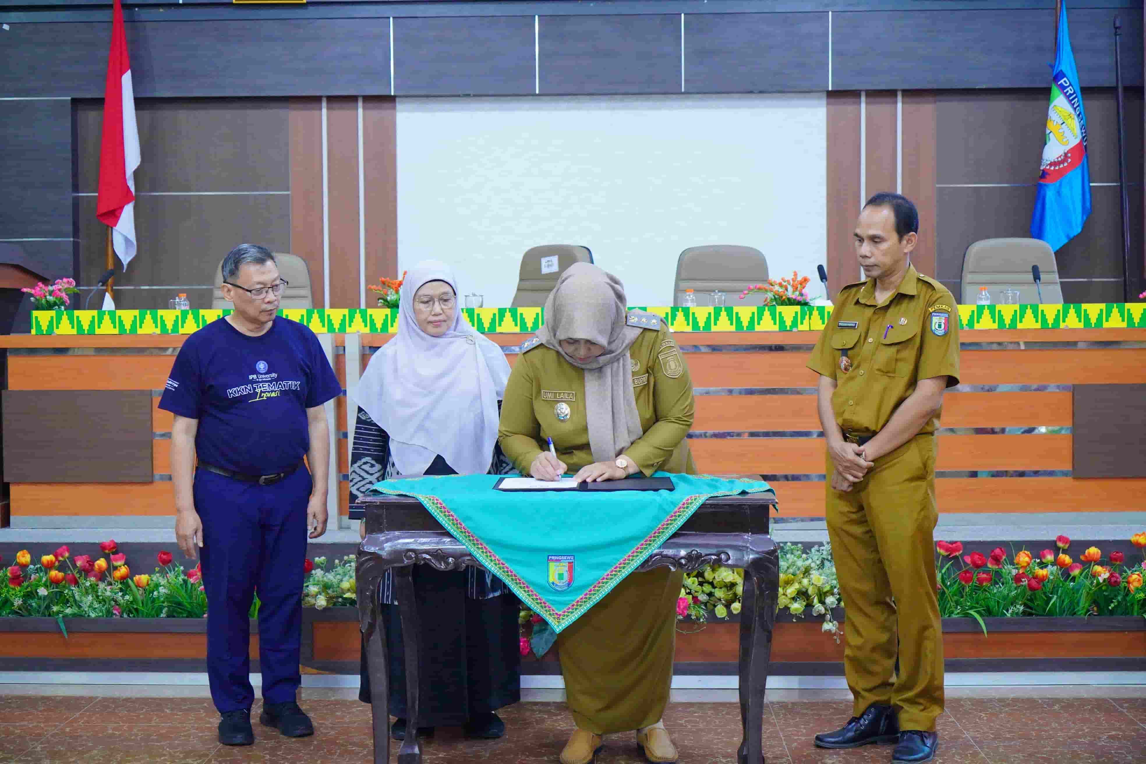 47 Mahasiswa IPB KKN Tematik di Enam Pekon
