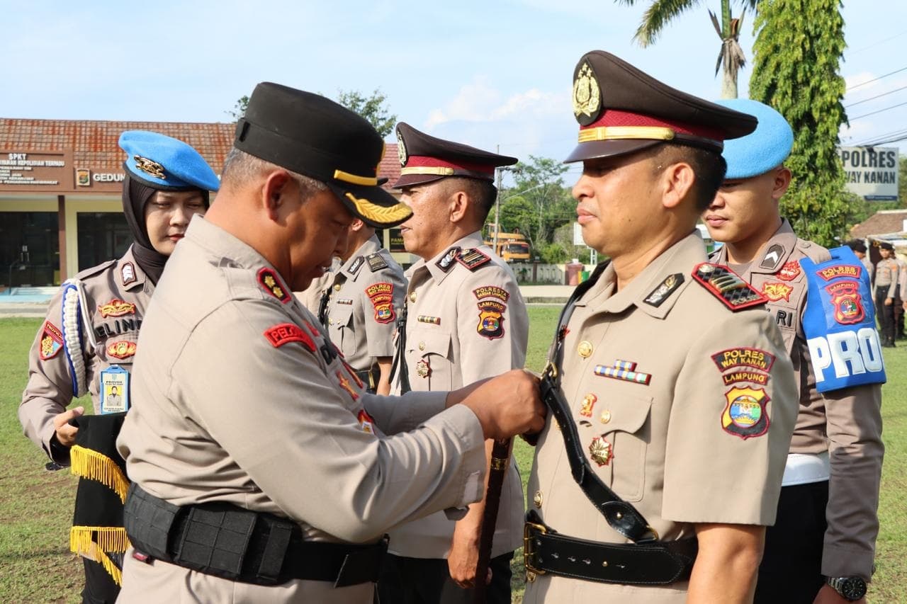 Kabag SDM dan Kapolsek Umpusemenguk Bergeser