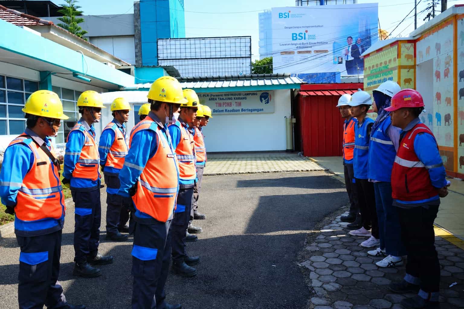 Safety breafing dalam memperkuat budaya K3, memastikan setiap pekerjaan dilaksanakan secara aman, disiplin, dan sesuai prosedur.