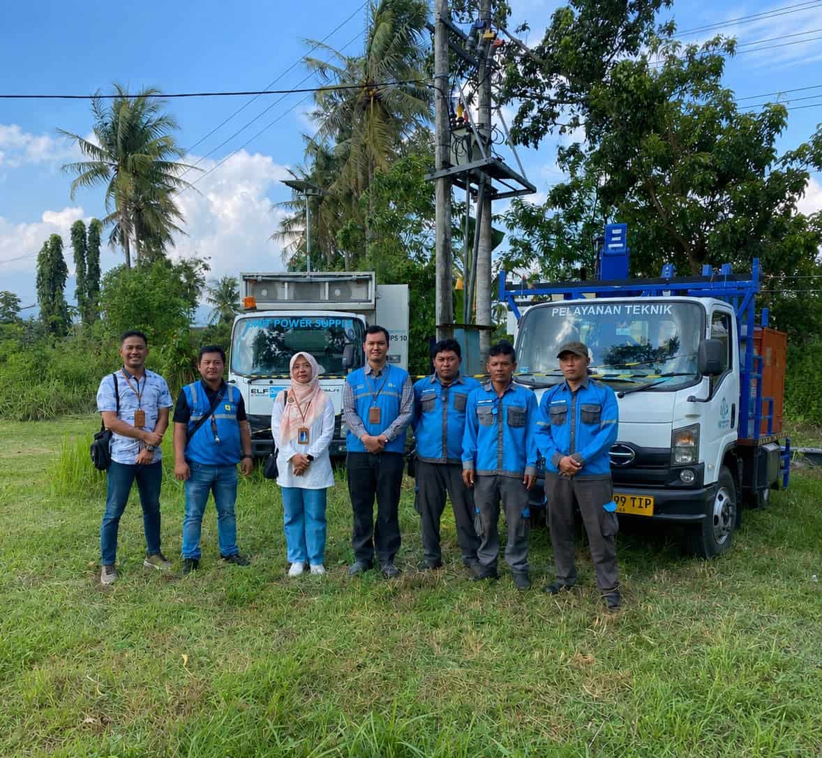 PLN UP3 Pringsewu memastikan keandalan pasokan listrik selama rangkaian kunjungan Presiden RI Ke-7 di Kabupaten Pesawaran dan Kabupaten Pringsewu. Seluruh personel, peralatan, dan sistem kelistrikan disiagakan penuh guna mendukung kelancaran agenda k