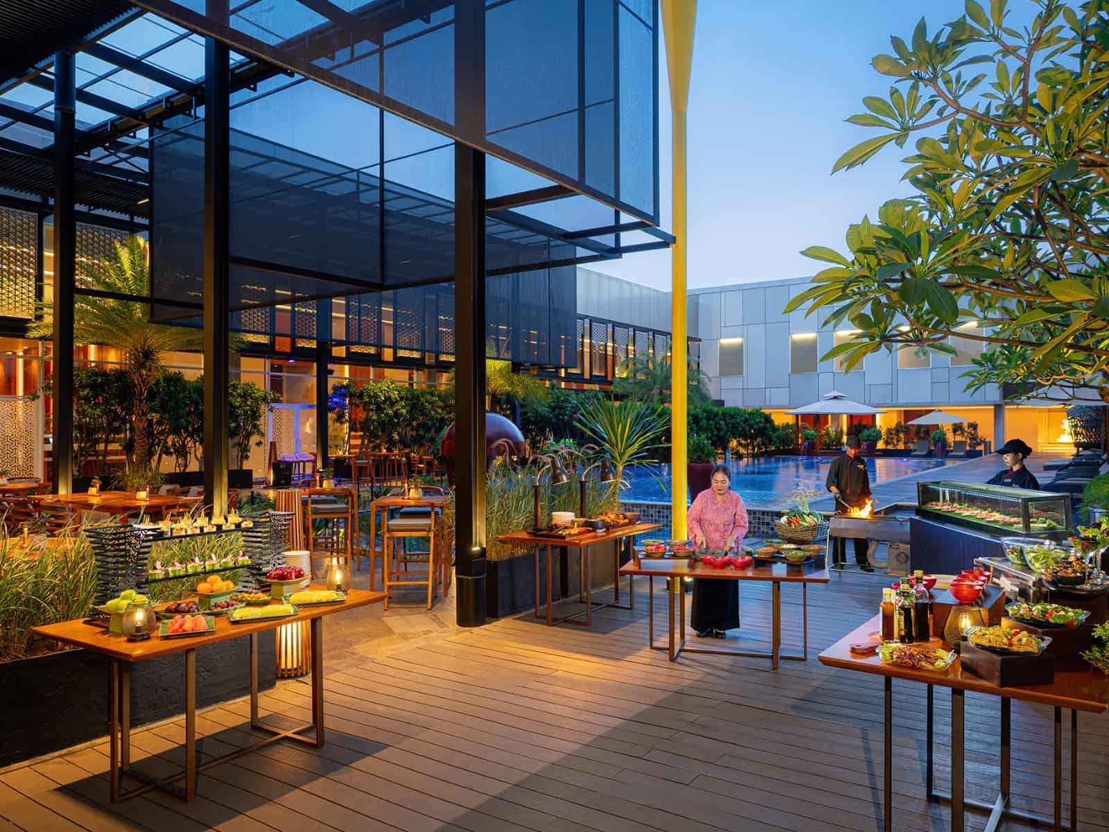 Radisson Lampung Kedaton Hadirkan Grill & Chill, Sajian Kuliner Dunia dalam Suasana Santai dan Eksklusif