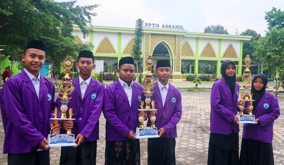 Santri PPTQ Assahil Borong Juara Khat Alquran di STQ Lampung Selatan 2026