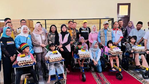 Rayakan 1st Anniversary, Azana Gelar CSR Untuk Komunitas Disabilatas