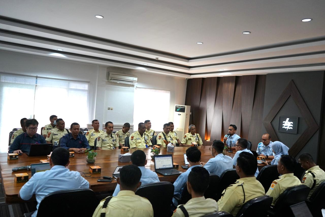 Tingkatkan Kualitas Layanan, PLN Bekali Petugas Garda Terdepan dengan Pelayanan Prima