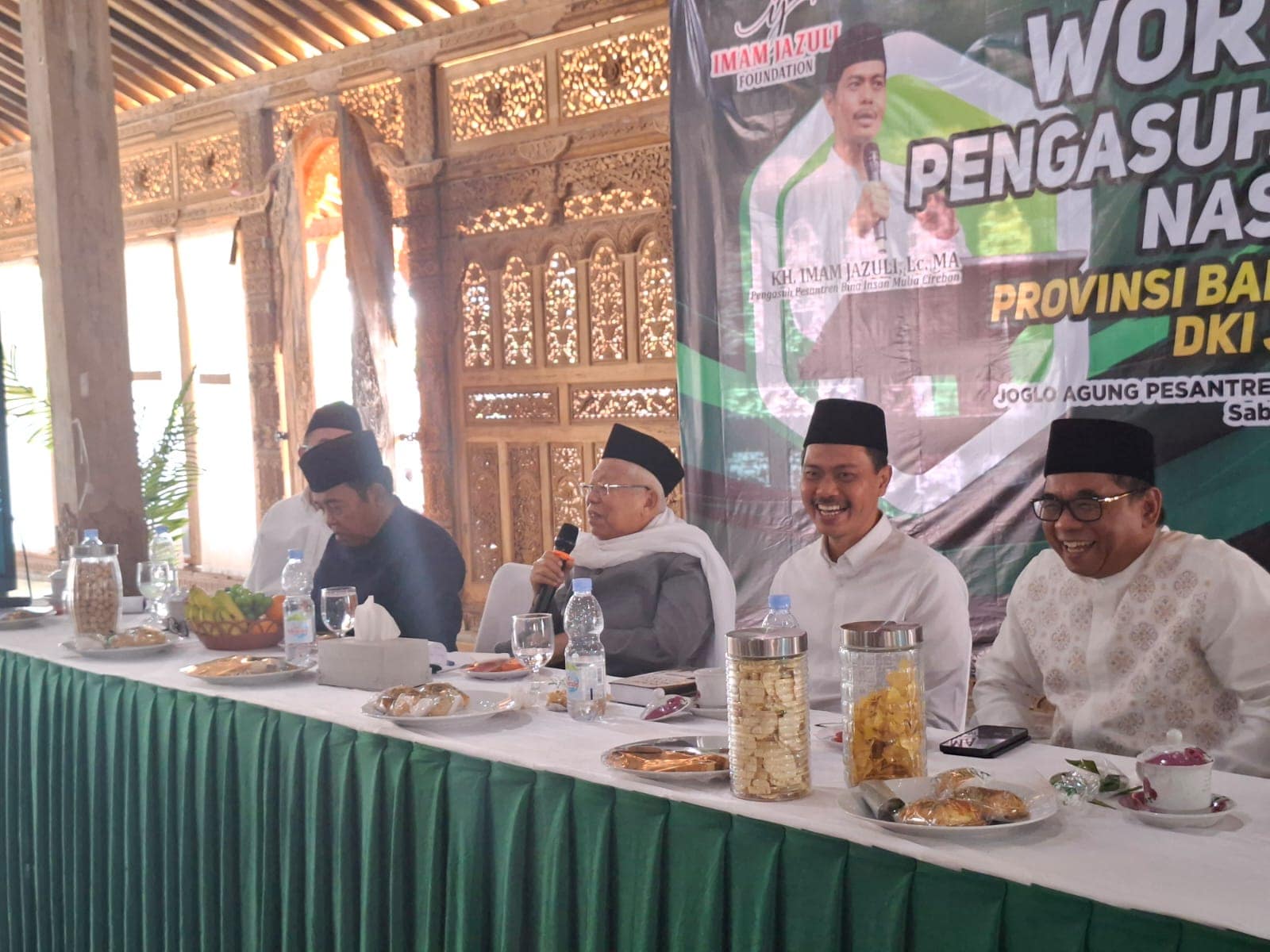 Menuju Pesantren The Center of Excellence, PPTQ Assahil Belajar ke Cirebon