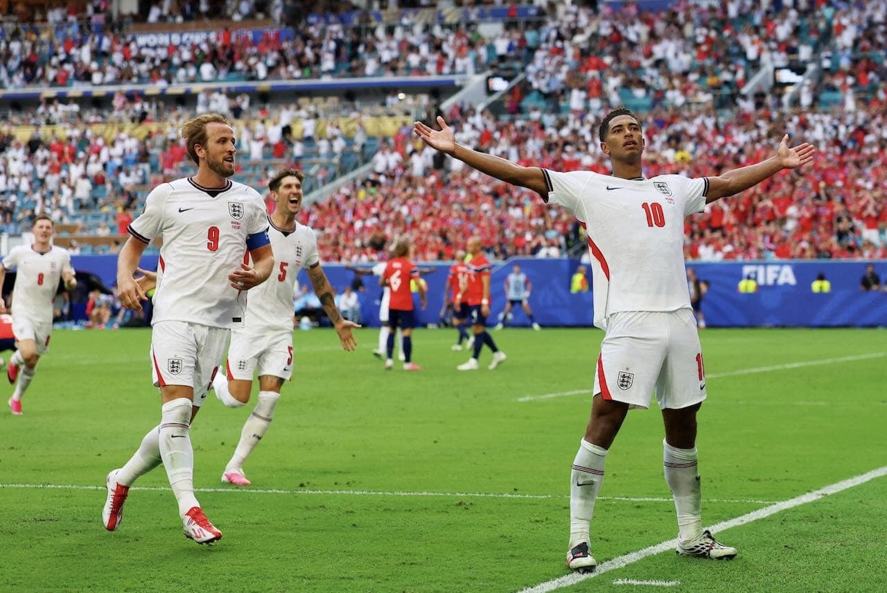 The Three Lions Singkirkan Norwegia