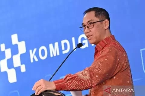 Direktur Jenderal Pengawasan Ruang Digital Kemkomdigi Alexander Sabar menyebut Kemenkomdigi telah menangani 4,1 juta konten negatif.  Kemenkomdigi Tangani 4,1 Juta Konten Ilegal di Web