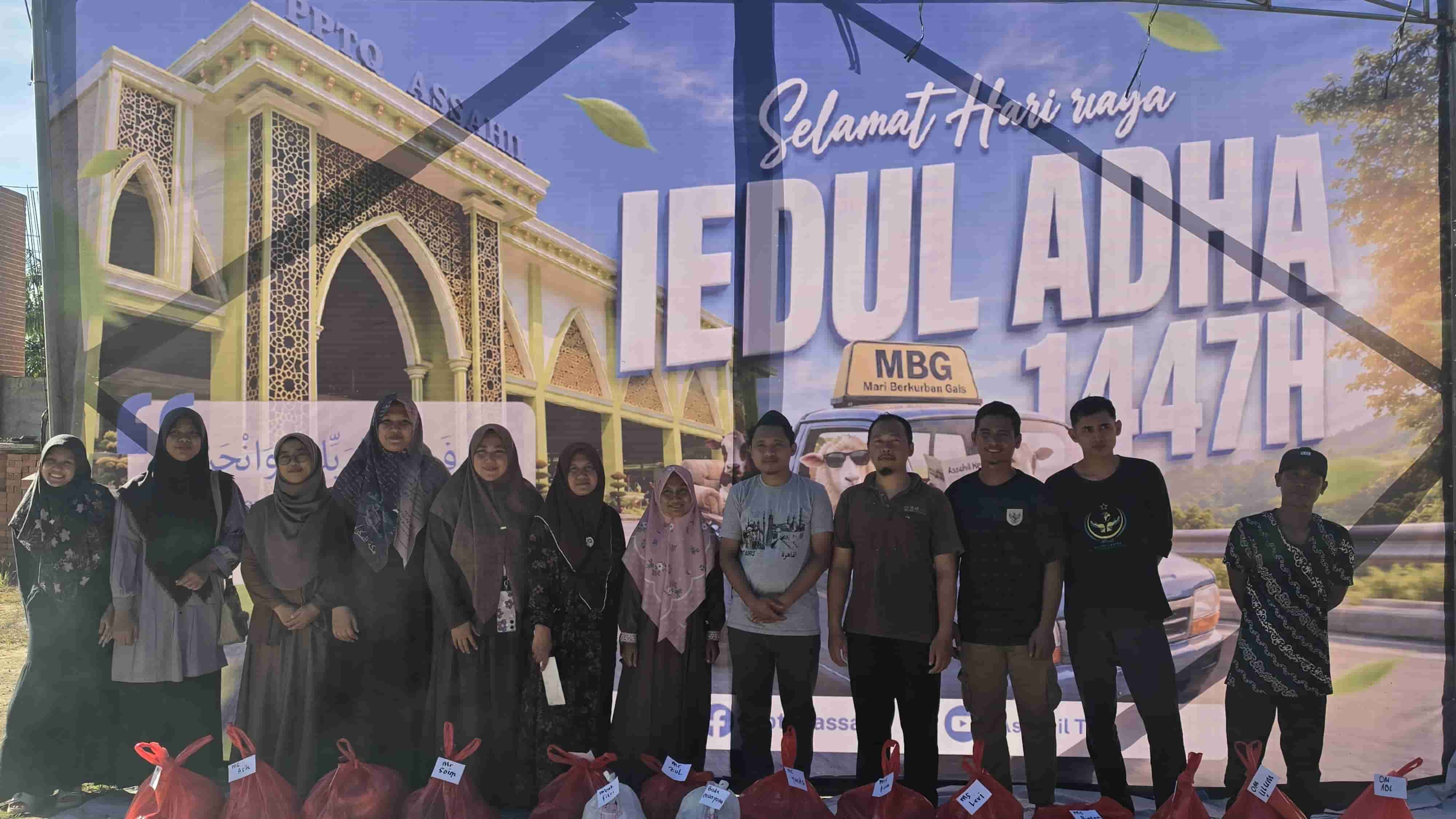 PPTQ Assahil Tebar Kepedulian Idul Adha, Sembelih 32 Hewan Kurban dan Bagikan 400 Paket Daging