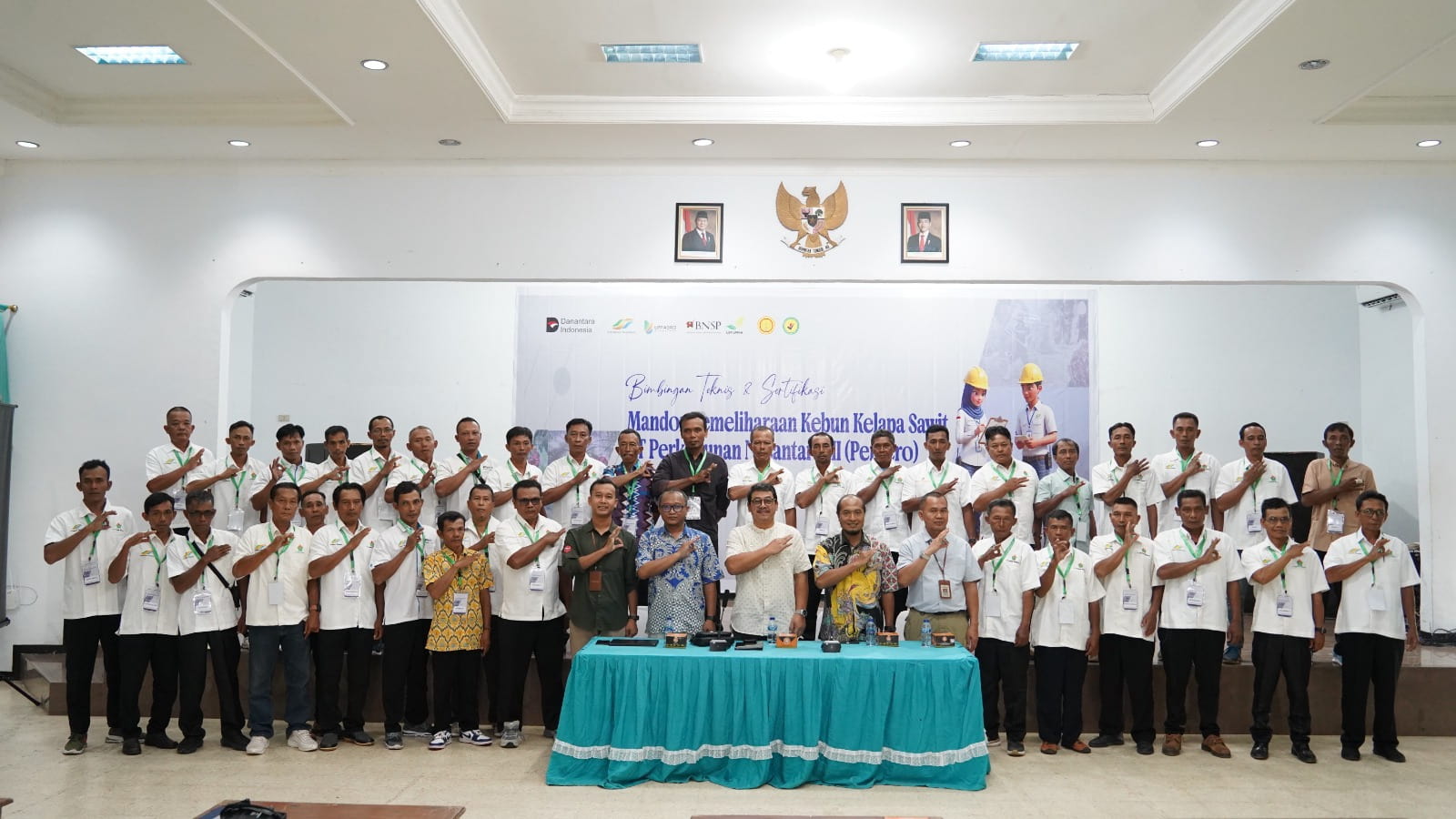 Perkuat Kompetensi SDM Kebun, PTPN IV Regional VII Sertifikasi 38 Mandor Pemeliharaan